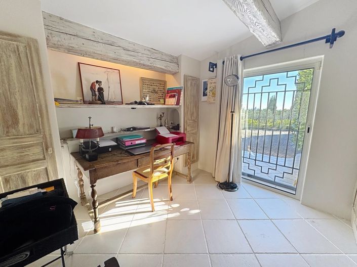 Image No.10-3 Bed House for sale