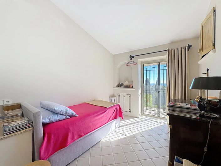 Image No.12-3 Bed House for sale