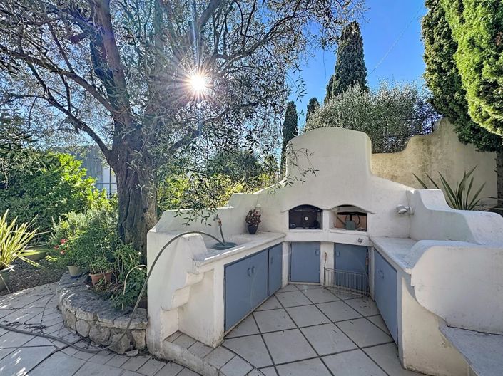 Image No.17-3 Bed House for sale