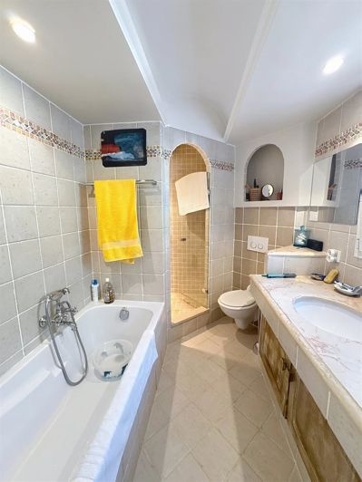 Image No.9-3 Bed House for sale