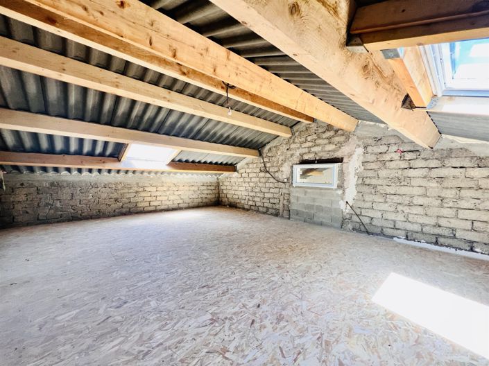 Image No.6-5 Bed House for sale