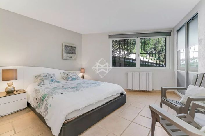 Image No.11-4 Bed House for sale