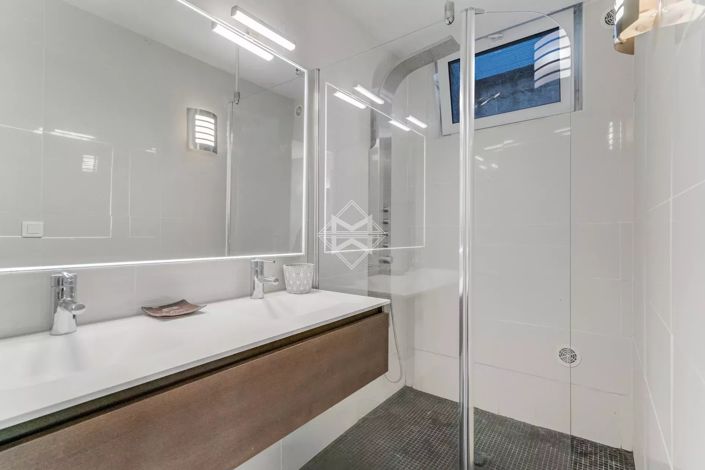 Image No.15-4 Bed House for sale