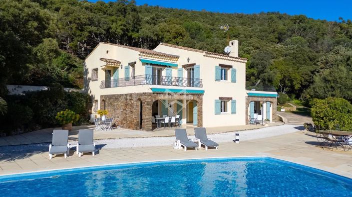 Image No.2-4 Bed House for sale