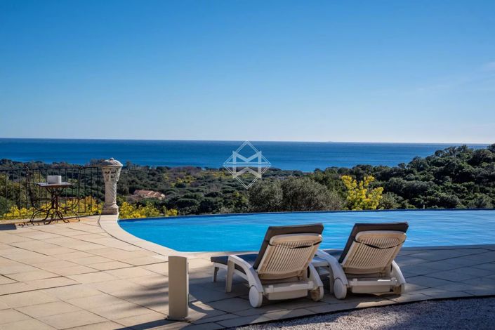 Image No.3-4 Bed House for sale