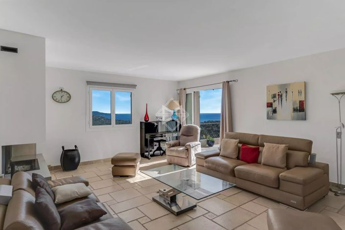 Image No.7-4 Bed House for sale