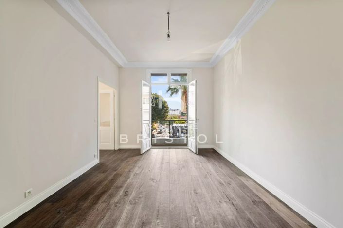 Image No.10-4 Bed Apartment for sale