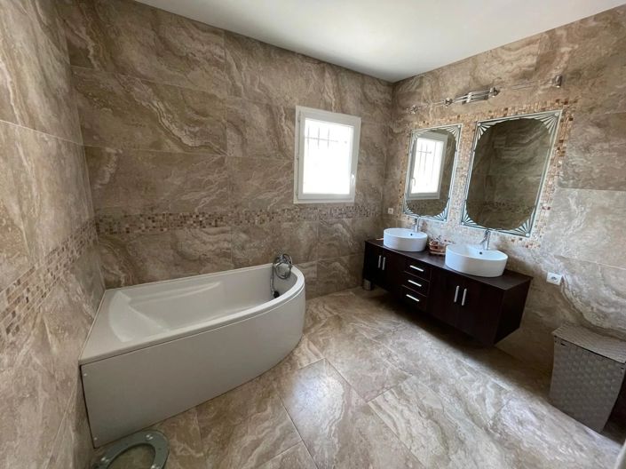 Image No.14-6 Bed House for sale