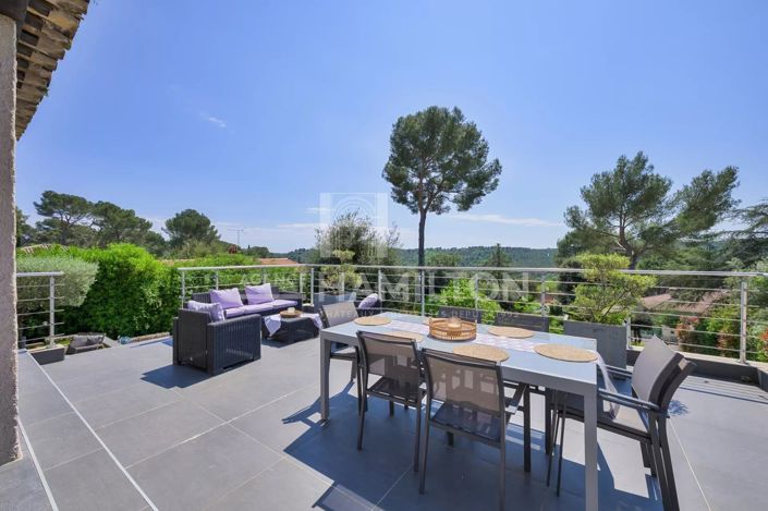 Image No.18-3 Bed House for sale