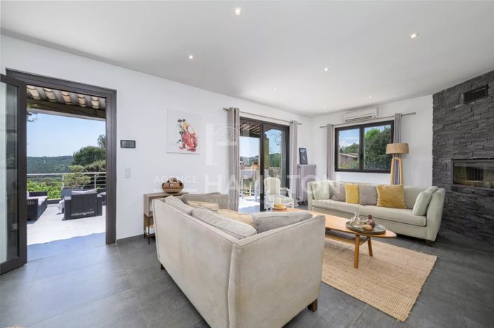 Image No.7-3 Bed House for sale