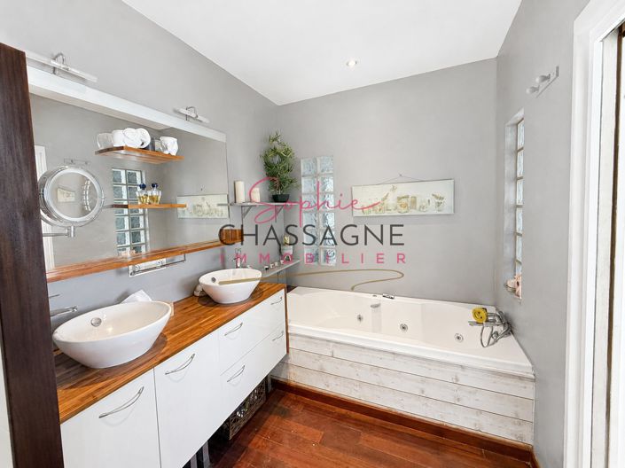 Image No.12-6 Bed House for sale