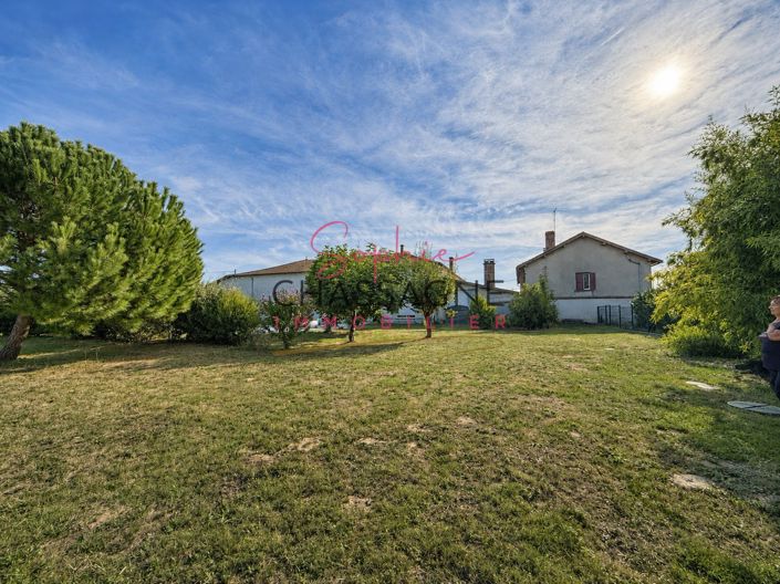 Image No.5-6 Bed House for sale