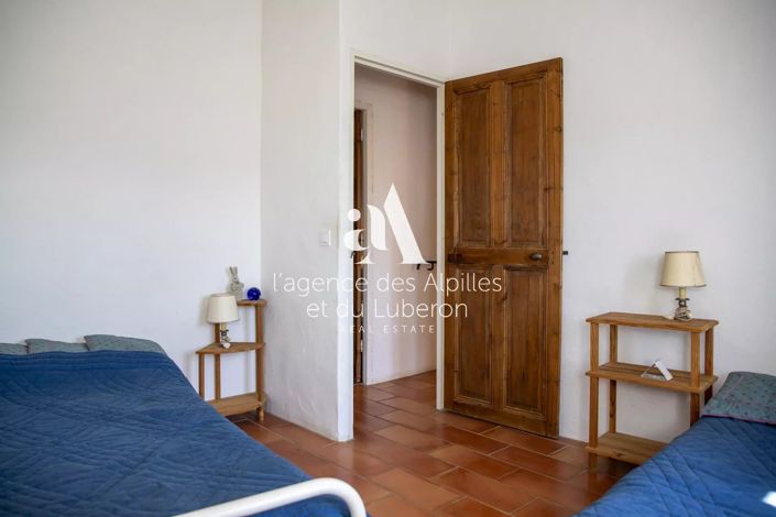 Image No.18-5 Bed House for sale