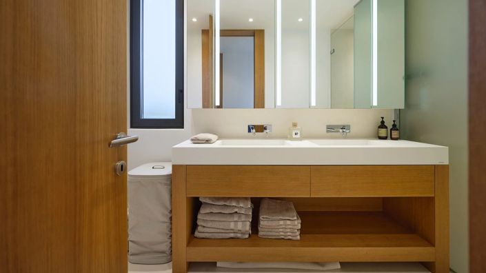 Image No.10-4 Bed House for sale