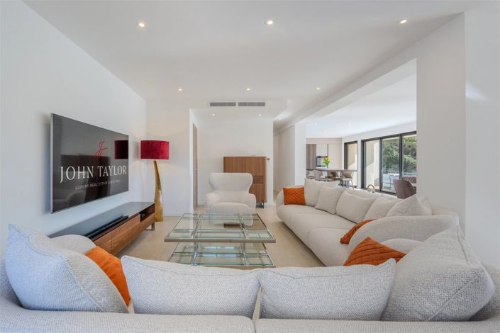 Image No.10-5 Bed House for sale