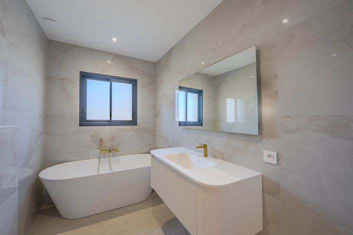 Image No.16-Maison de 5 chambres à vendre à Châteauneuf-Grasse