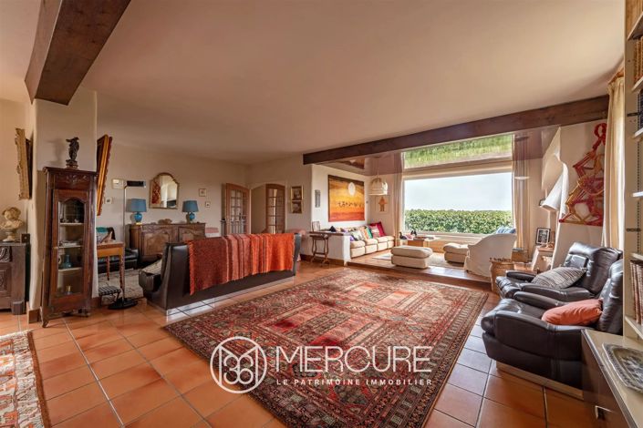 Image No.6-5 Bed House for sale