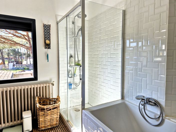 Image No.17-6 Bed House for sale