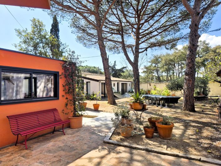 Image No.17-6 Bed House for sale
