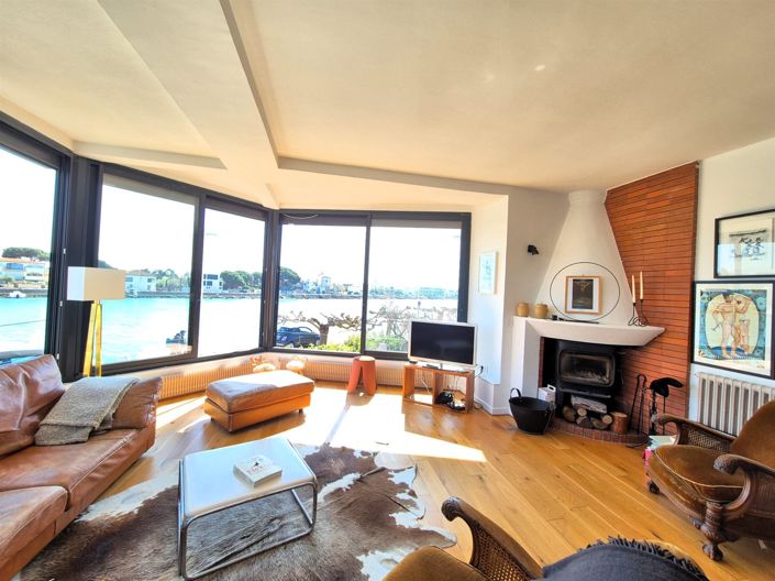 Image No.2-6 Bed House for sale