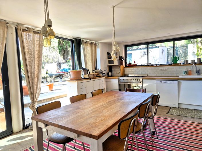 Image No.21-6 Bed House for sale