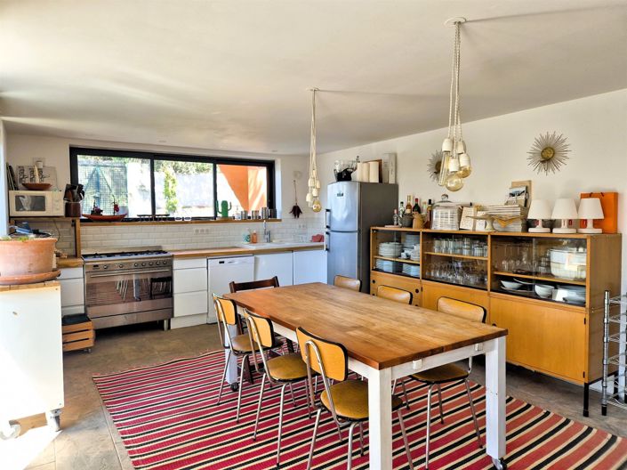 Image No.21-6 Bed House for sale