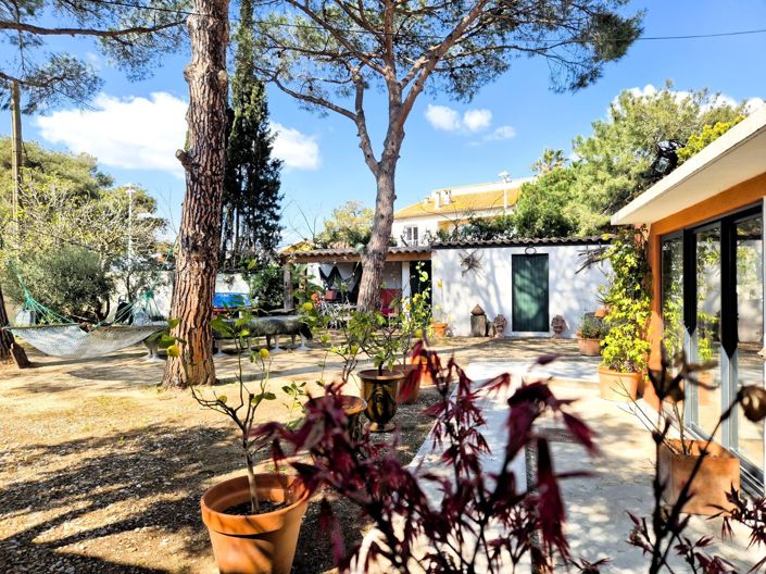Image No.24-6 Bed House for sale