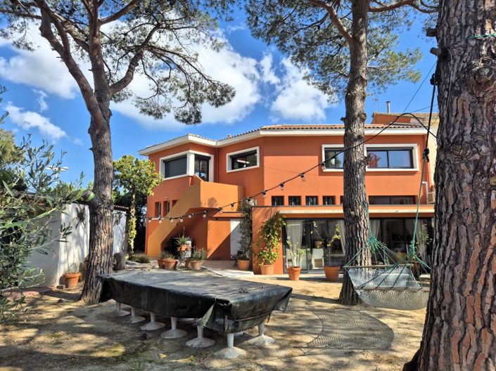 Image No.28-6 Bed House for sale