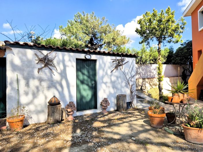 Image No.30-6 Bed House for sale