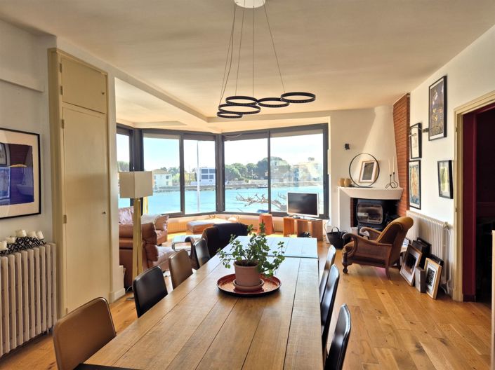 Image No.4-6 Bed House for sale