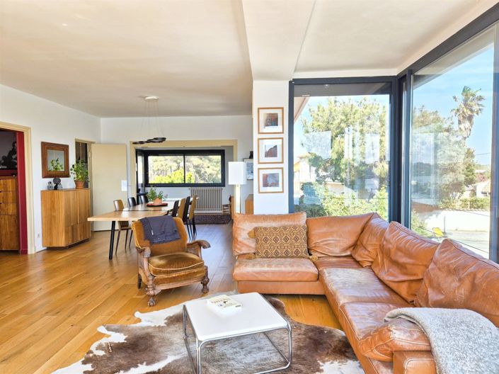 Image No.5-6 Bed House for sale