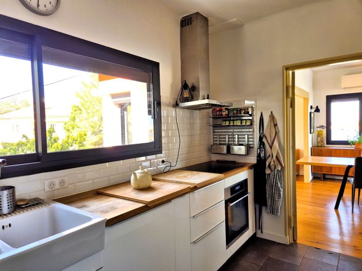 Image No.9-6 Bed House for sale