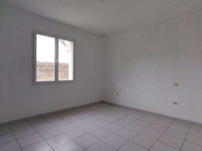 Image No.4-2 Bed House for sale