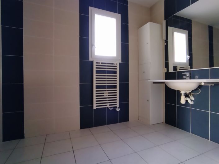 Image No.6-2 Bed House for sale