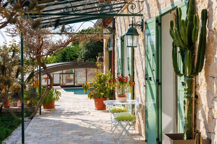 Image No.3-4 Bed House for sale