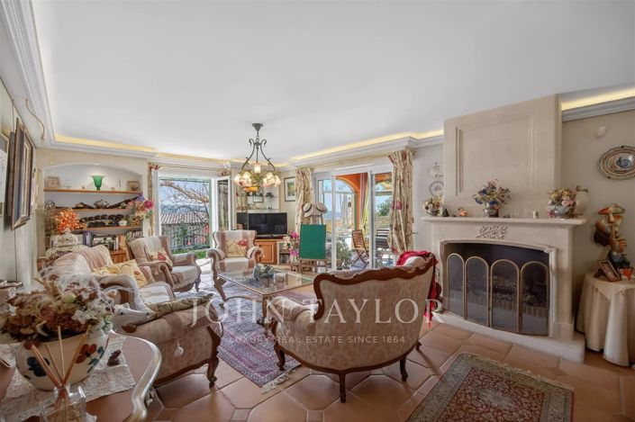 Image No.6-4 Bed House for sale