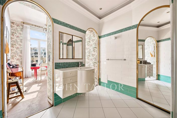 Image No.18-5 Bed Apartment for sale