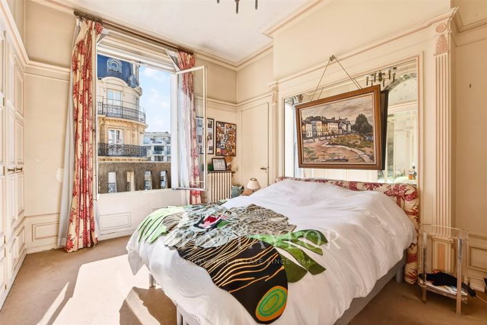 Image No.20-5 Bed Apartment for sale