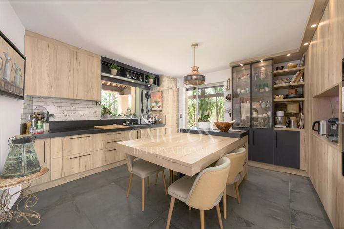 Image No.7-4 Bed House for sale