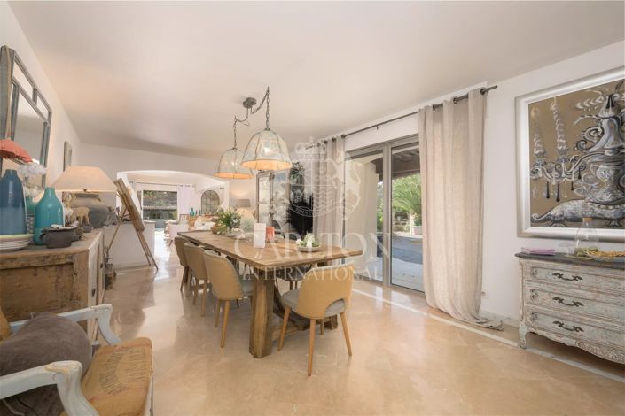 Image No.8-4 Bed House for sale