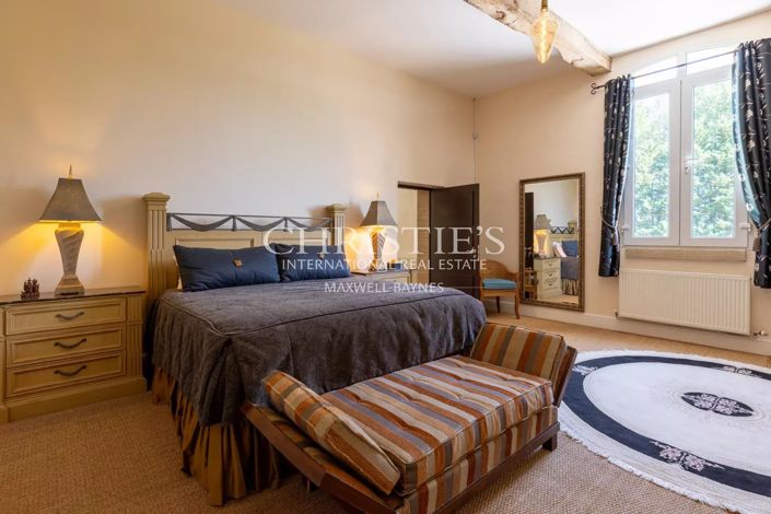 Image No.21-5 Bed Property for sale
