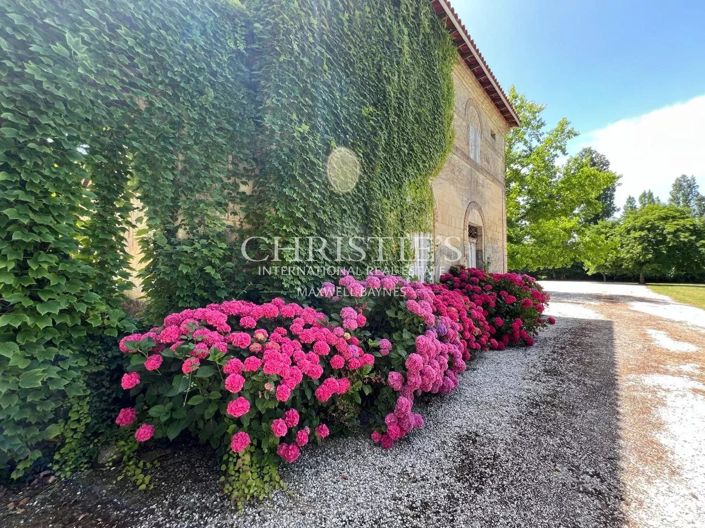 Image No.6-5 Bed Property for sale