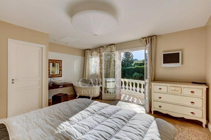 Image No.11-4 Bed House for sale