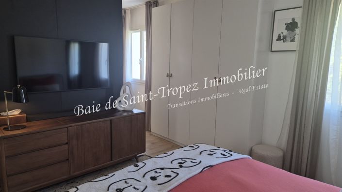 Image No.17-4 Bed House for sale