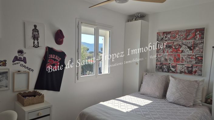 Image No.19-4 Bed House for sale