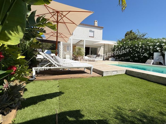 Image No.2-4 Bed House for sale