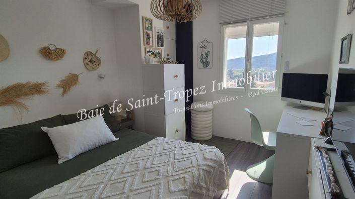 Image No.21-4 Bed House for sale