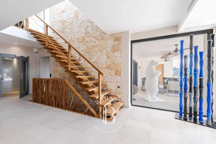 Image No.15-5 Bed House for sale