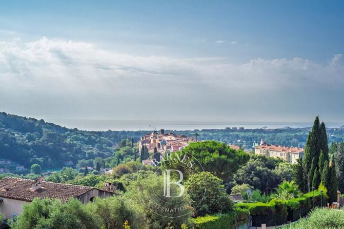 Image No.2-5 Bed House for sale