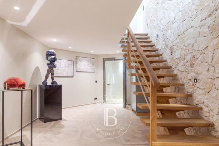 Image No.22-5 Bed House for sale